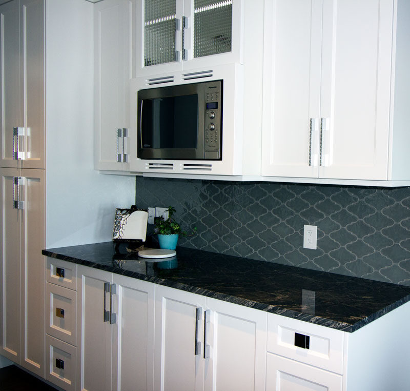Kitchen project 7: Glass front, oak