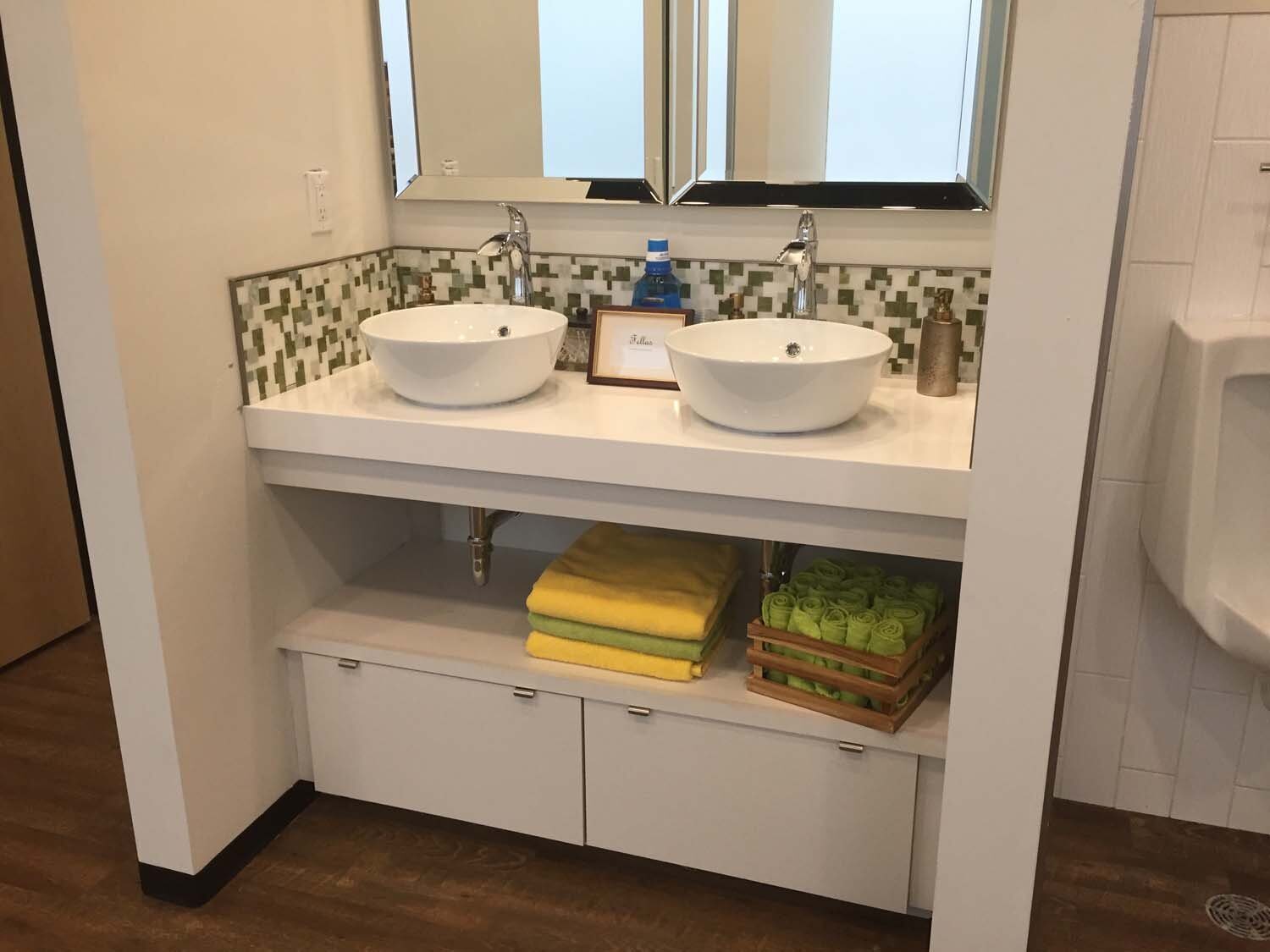 Custom bath vanity